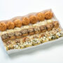 Petits Fours Salés Tradition (32 pièces) : Un assortiment de petits fours salés traditionnels, pour une touche de classicisme.